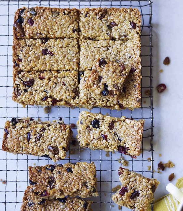 Honey muesli bars Picnic recipes