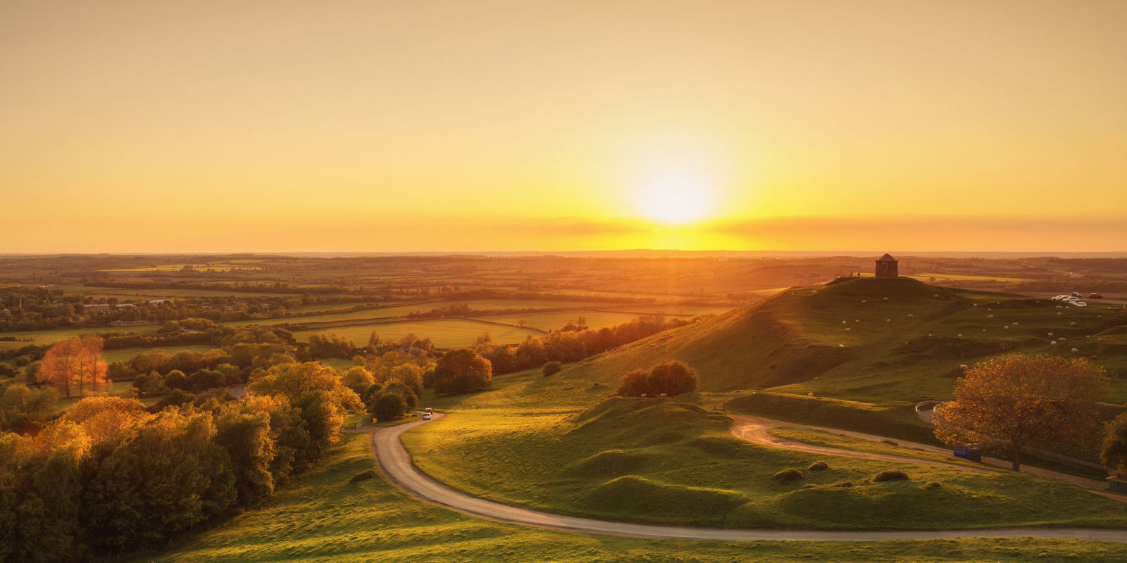 Britain is set to bask in sunshine this summer with midweek heatwave on